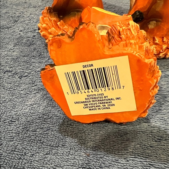 Set of Three Orange Fox Figurines - Picture 6 of 9